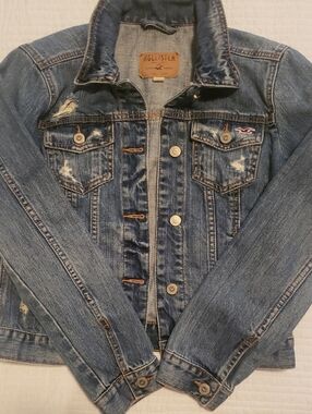 Hollister Women's Medium Blue Distressed Denim Jacket